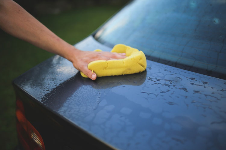 Profesjonalne mycie samochodu krok po kroku